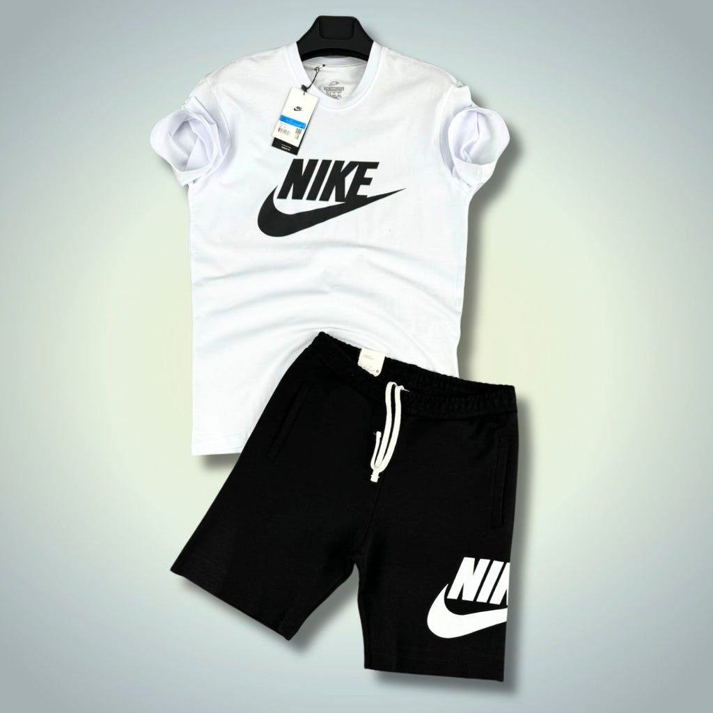 Αντρικό αθλητικό σύνολο Nike με σορτς, λευκό και μαύρο. Factory outlet
