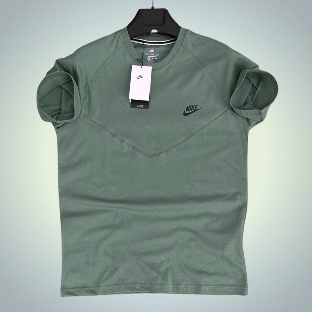 Ανδρικό πράσινο T-shirt Nike Tech Fleece. Μοντέλο 2024. Υψηλής ποιότητας