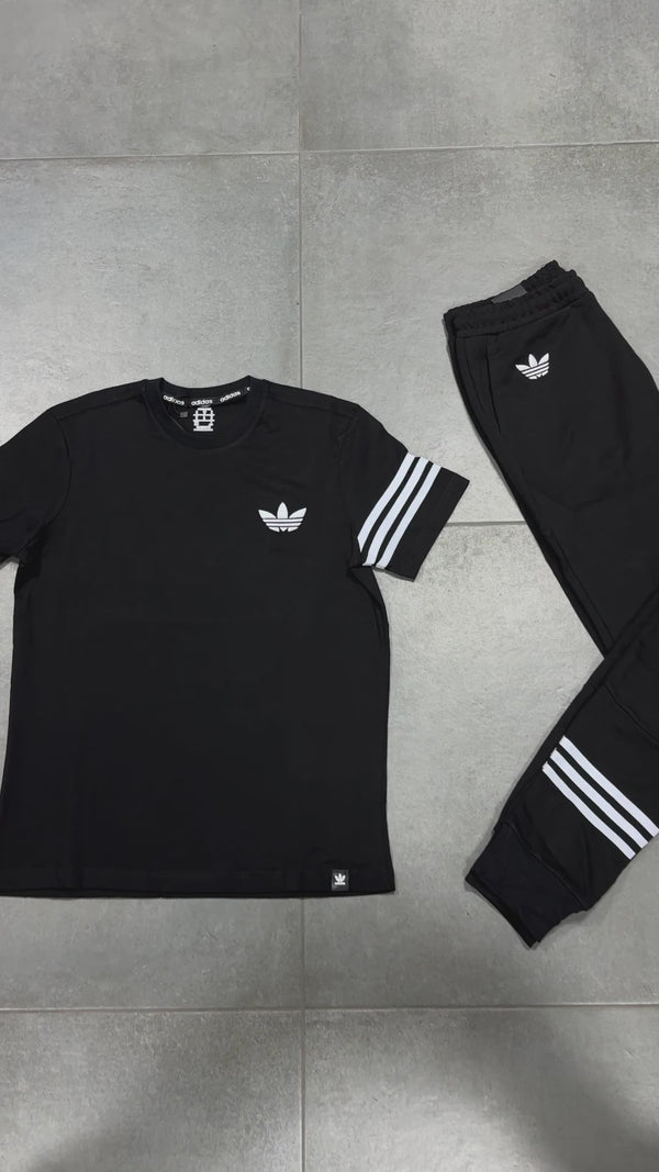 Adidas αθλητική ανδρική καλοκαιρινή φόρμα, μαύρο. 
Υψηλής ποιότητας